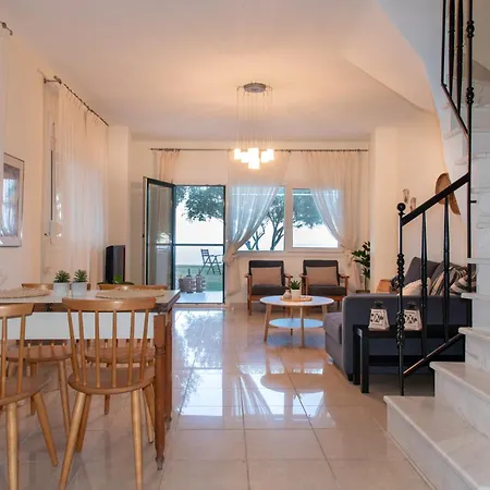 بيت للعطل Big Blue Sea House, Nea Potidea, Halkidiki نيا بوتيدايا